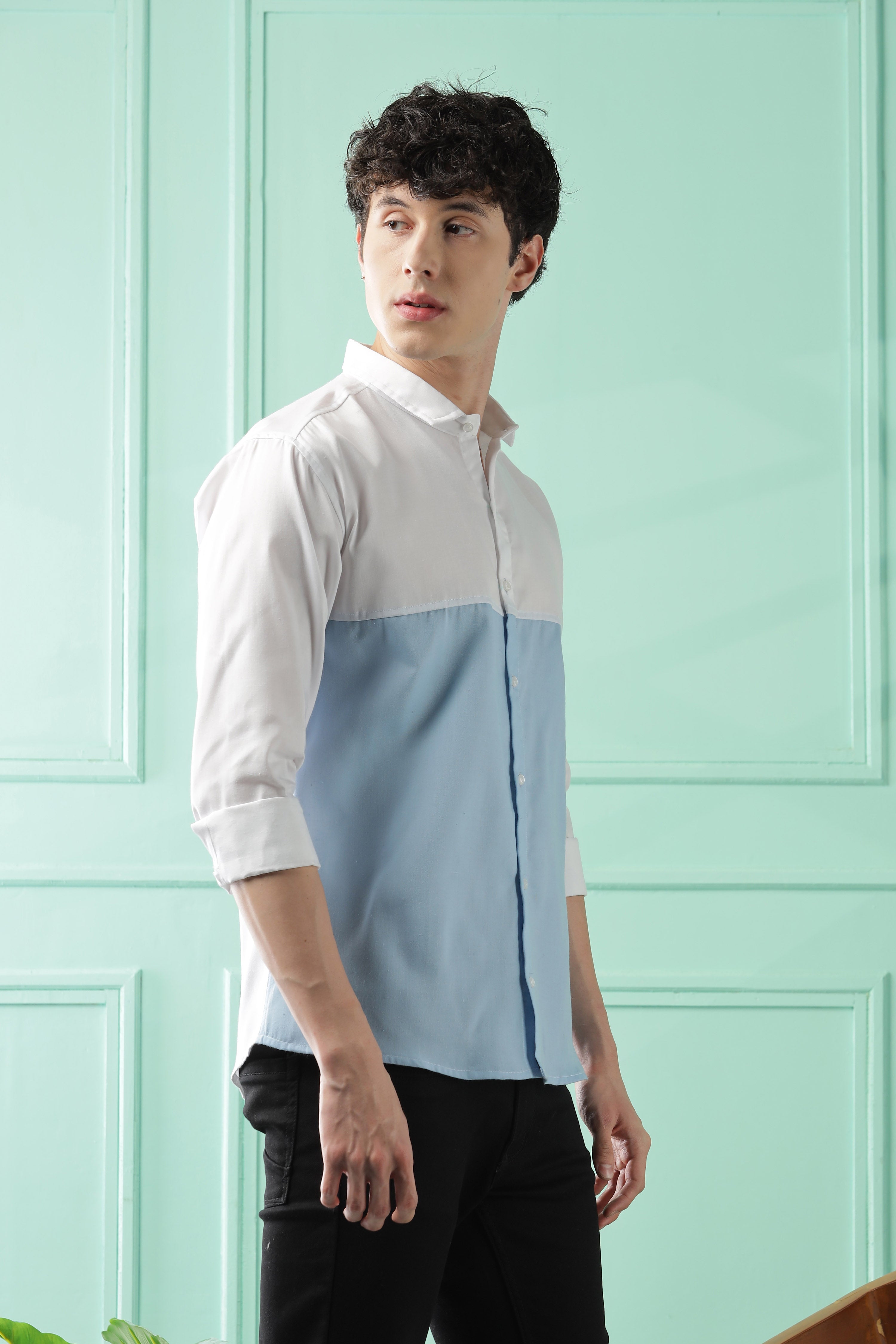 Fresh Wave Two-Tone Cotton Blend Sky Blue Casual Shirt